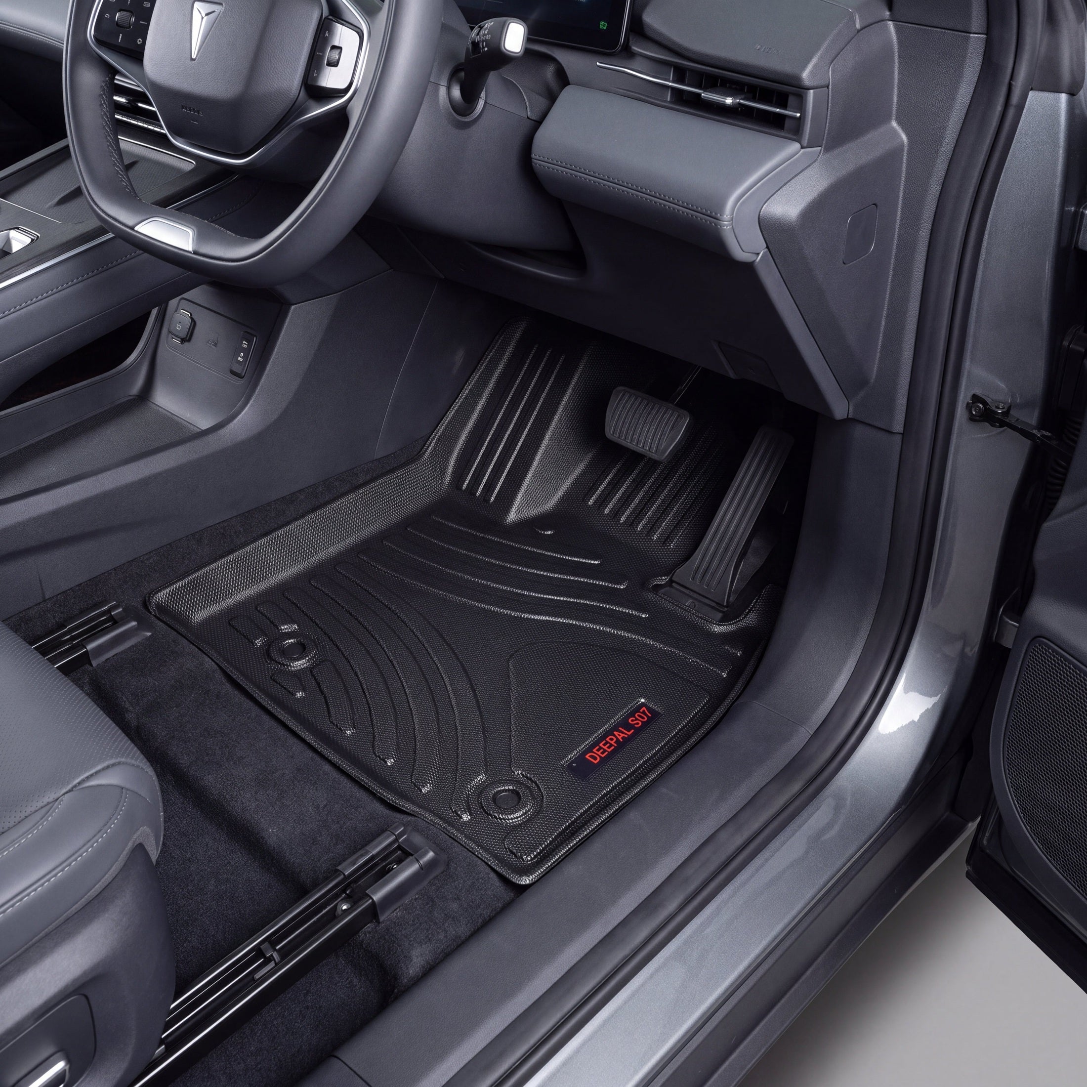 Haseen Deepal S07 9D TPE car floor mats installed – black custom fit waterproof EV mats, Pakistan