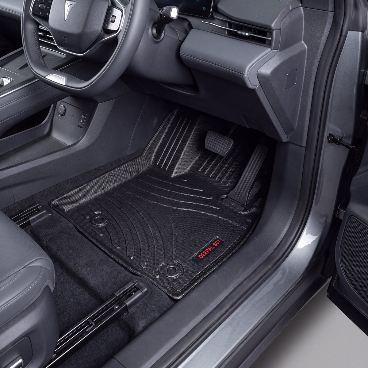 Haseen Deepal S07 9D TPE car floor mats installed – black custom fit waterproof EV mats, Pakistan